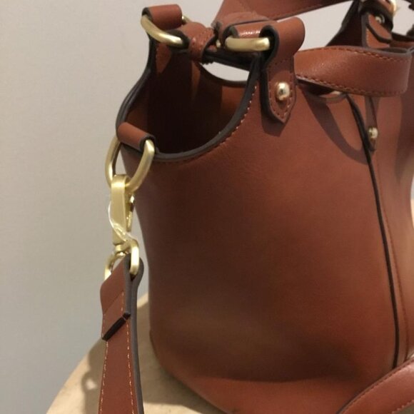 Juniper Bucket Bag in Cognac Faux Leather w/ 2 Detachable Crossbody Straps NWOT - Picture 3 of 8